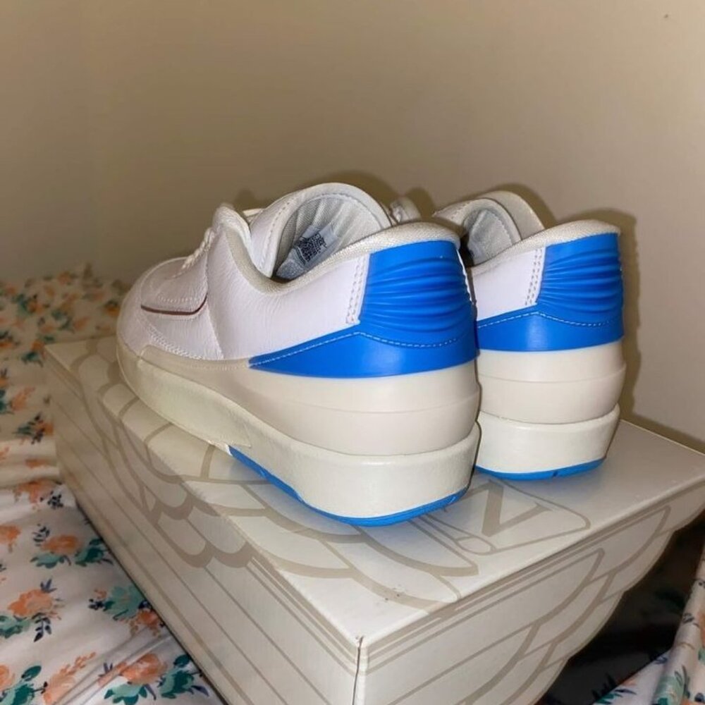 Air Jordans (Wms, 2 retro low)